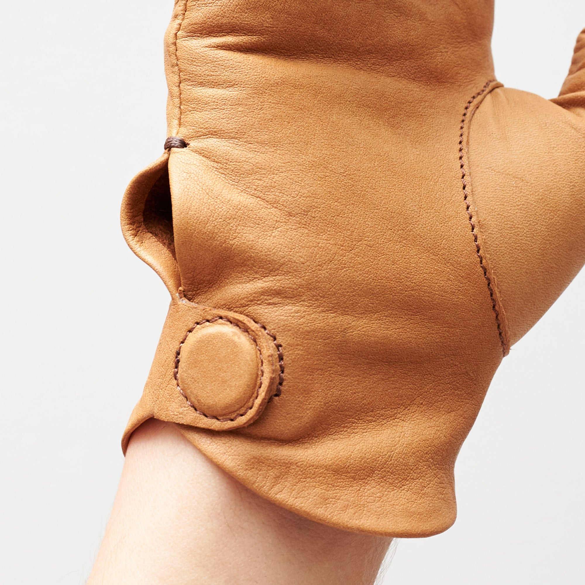 Magnetic closure. Mens leather gloves by Capra