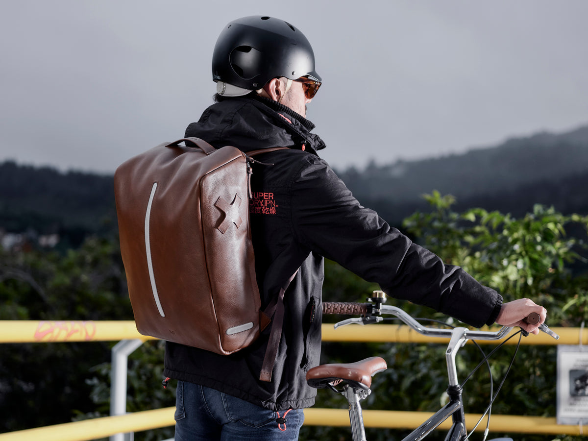 Bike on sale backpack laptop