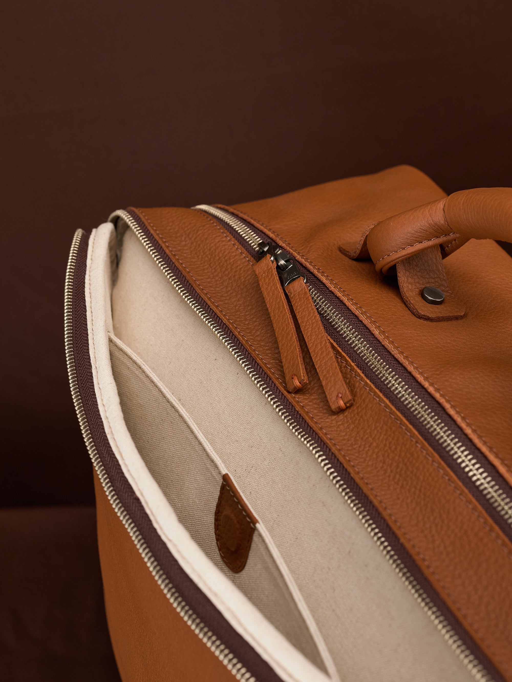 Laptop compartment. Weekender Duffle Bag Tan by Capra Leather