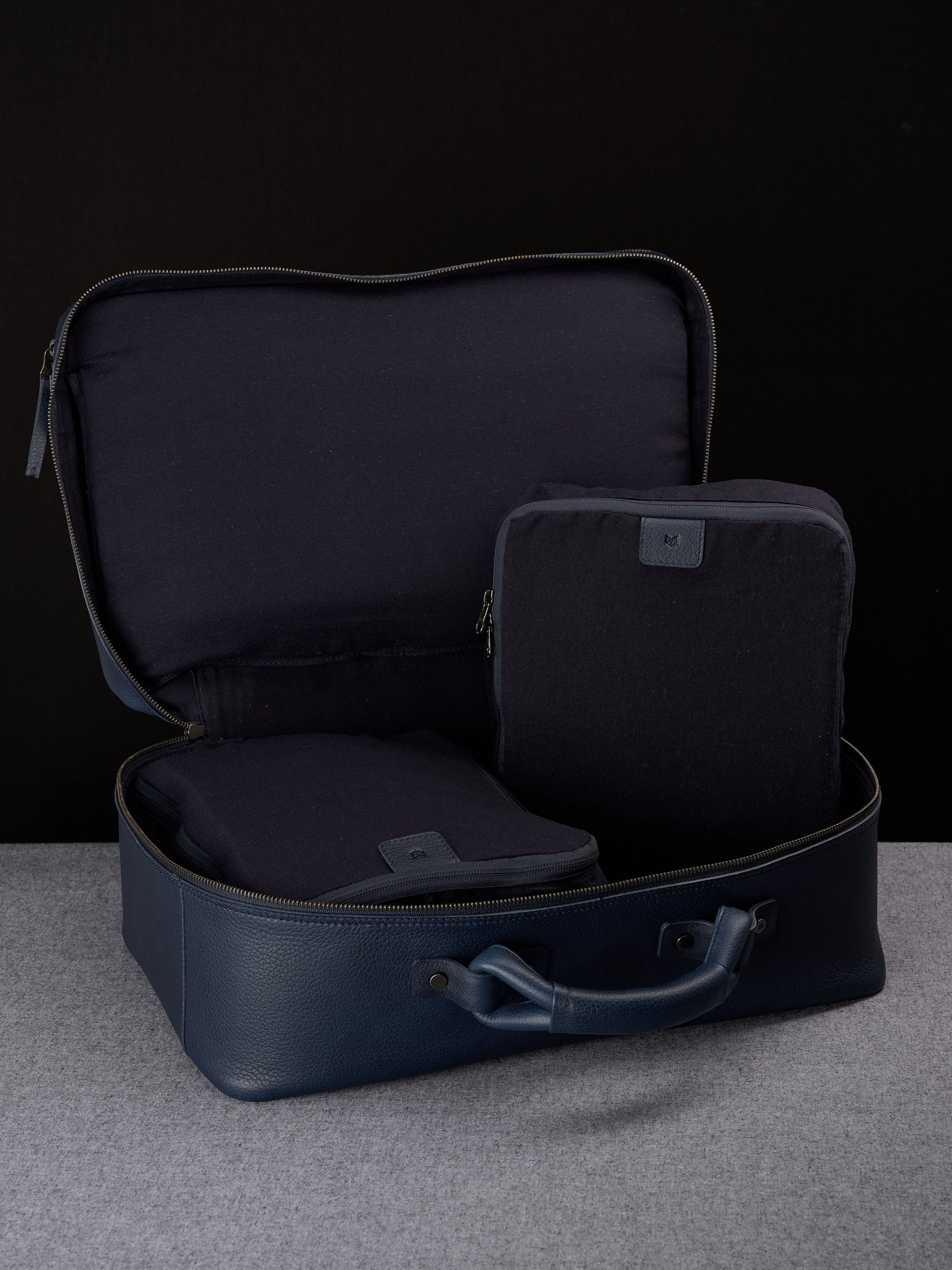 Packing cubes weekender bar for men navy by Capra Leather
