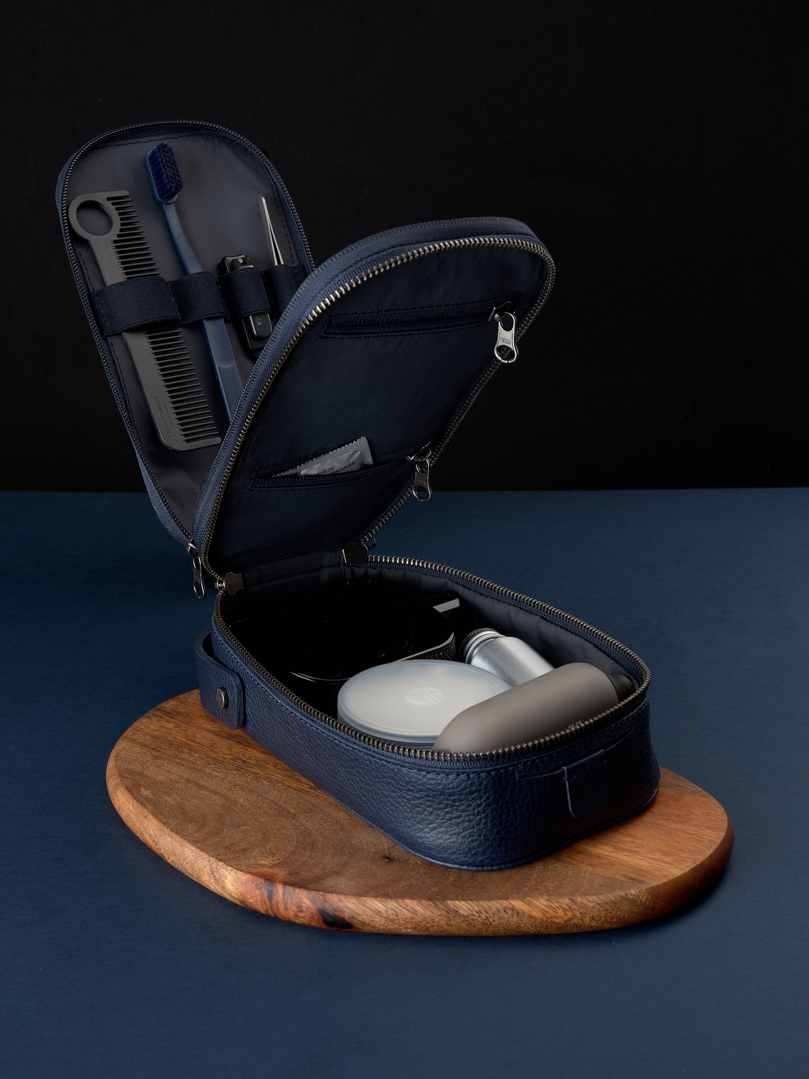 Leather dopp kit navy by Capra