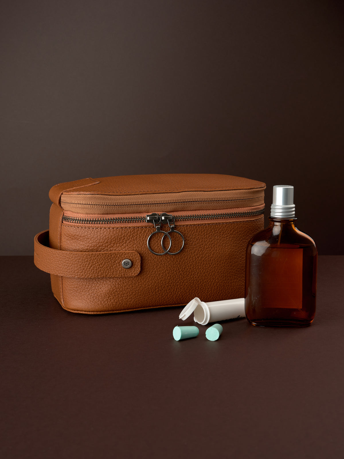Toiletry bag for men tan by Capra Leather