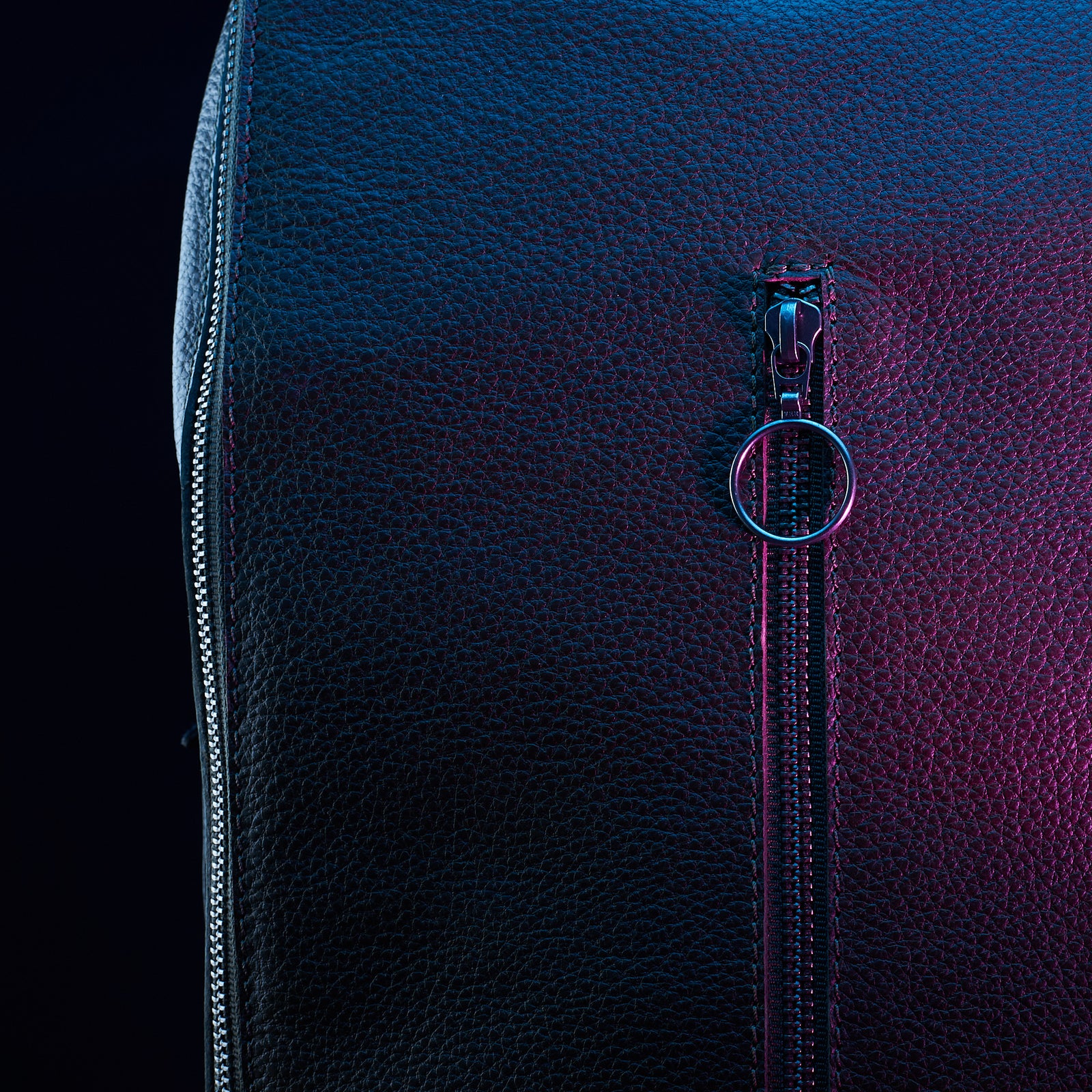 Zipped pocket. Saola Tech backpack Gamer Edition by Capra Leather