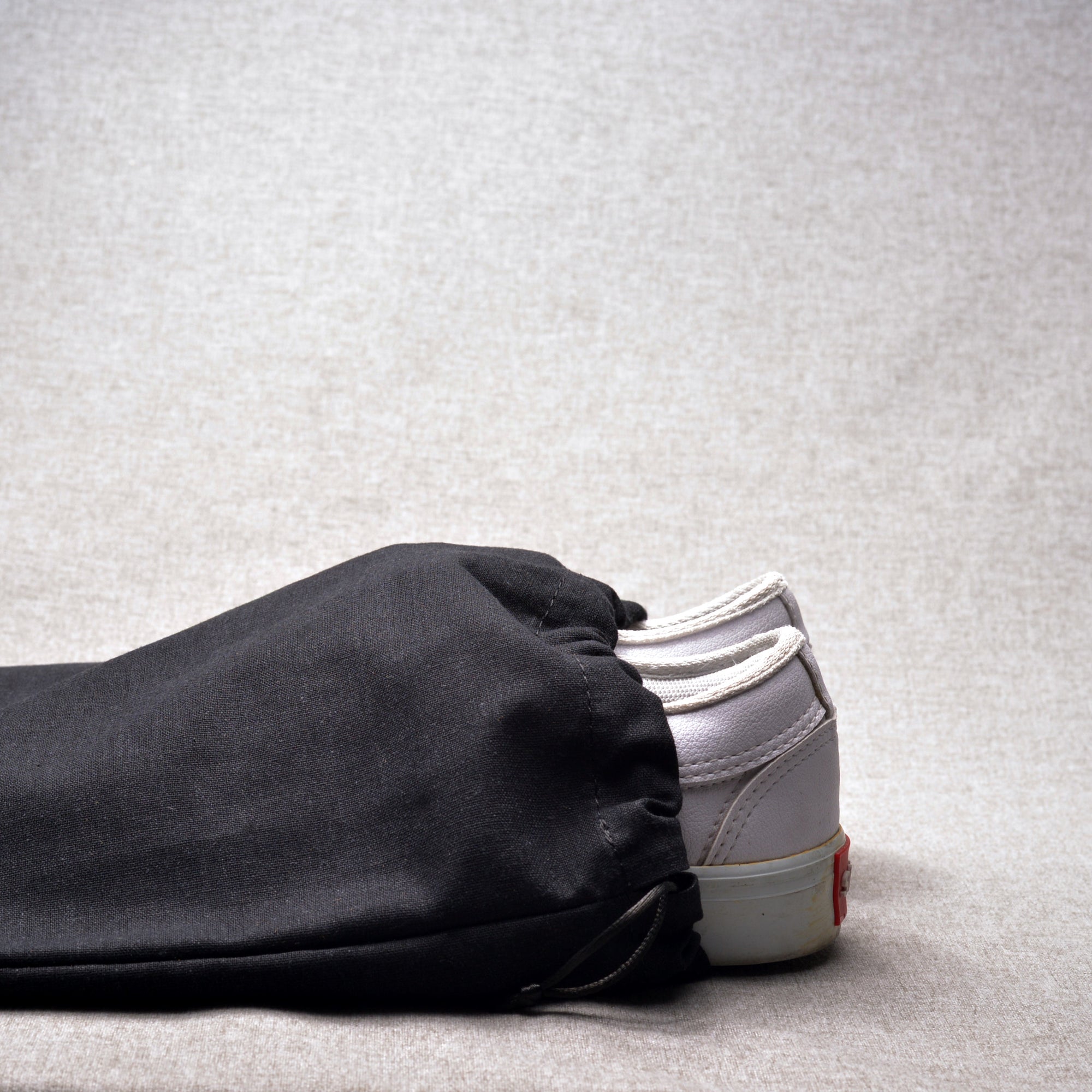 Linen Shoe Bag. Substantial Duffle Bag Black by Capra Leather