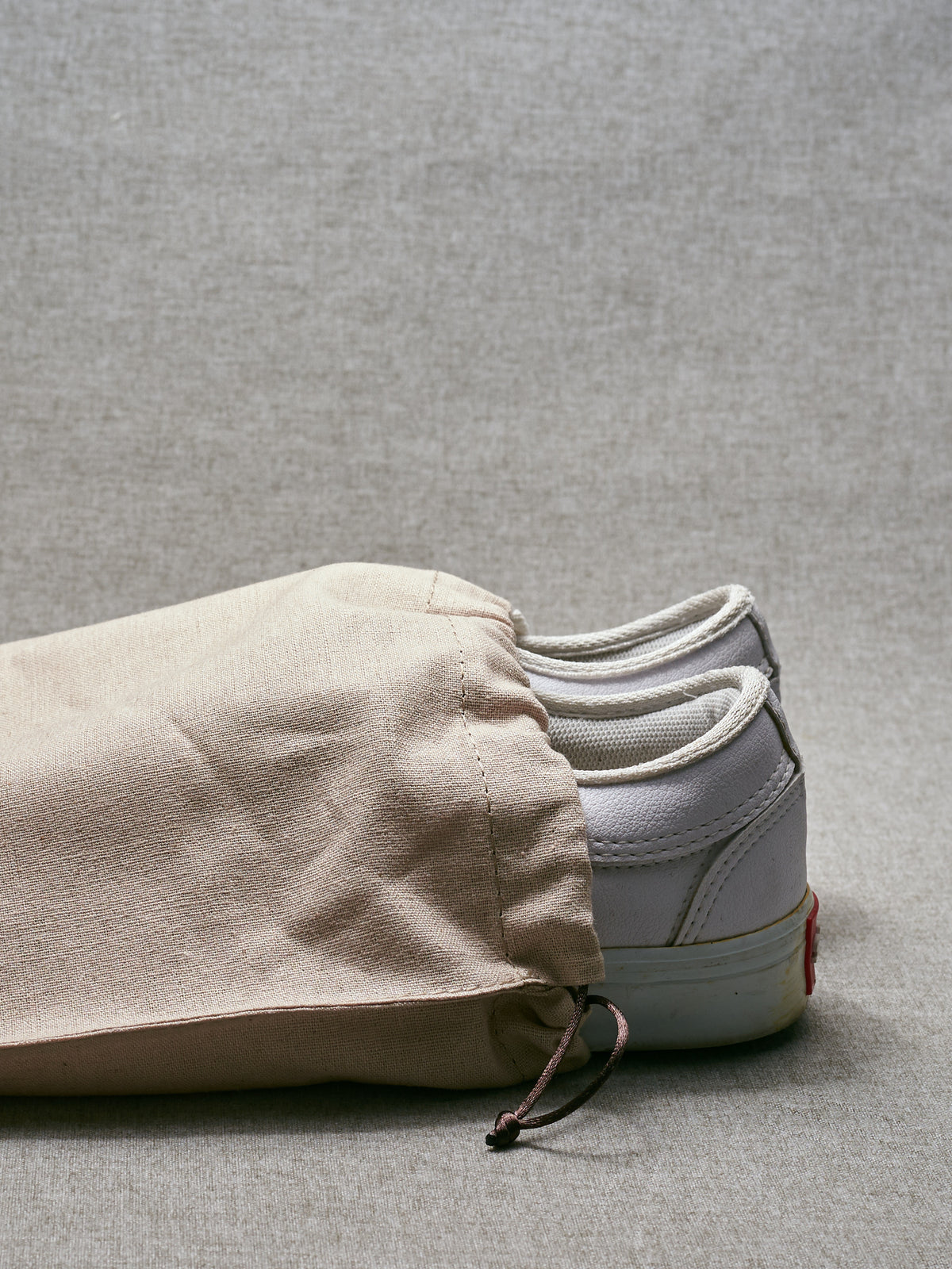 Linen Shoe Bag. Substantial Duffle Bag Dark Brown by Capra Leather