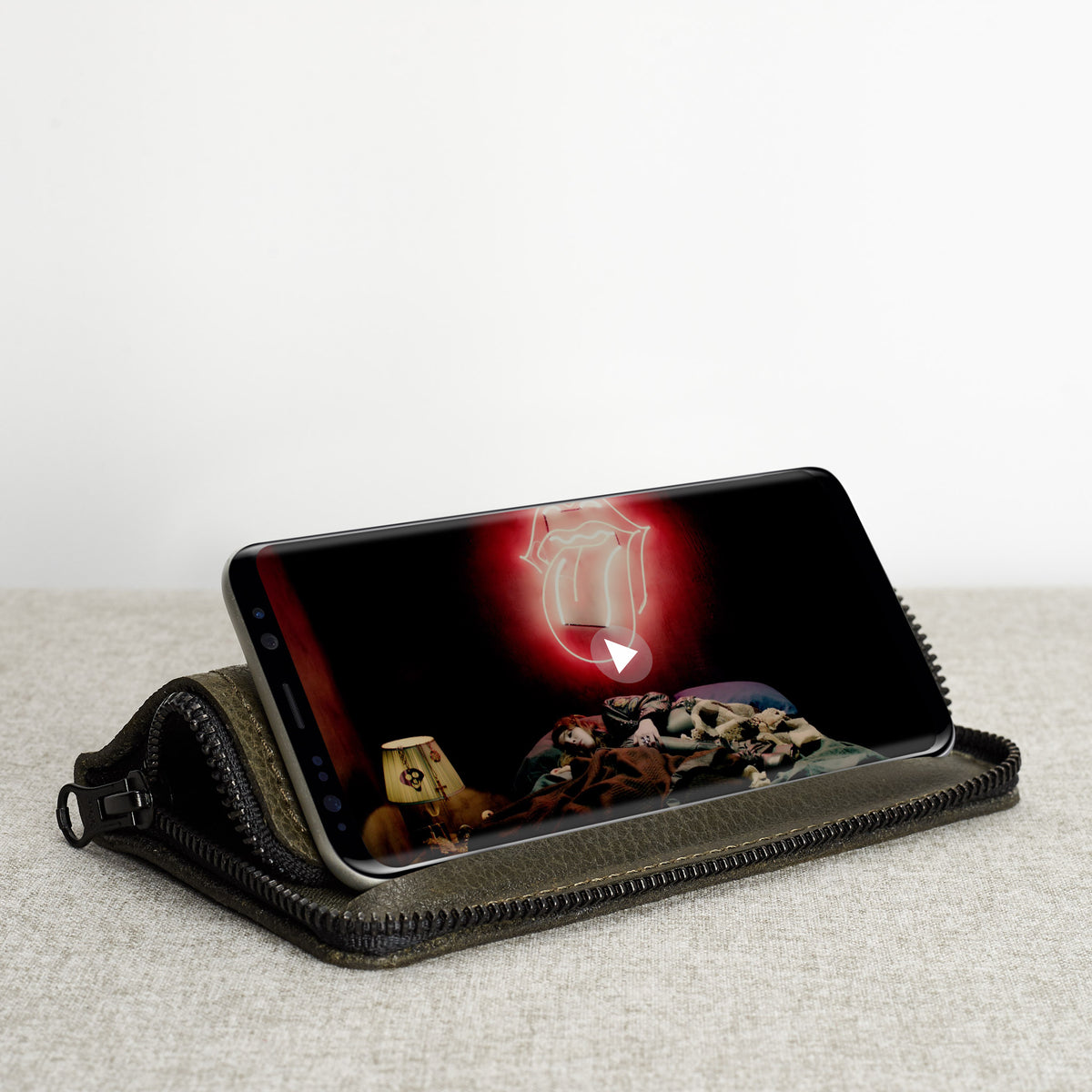 Stand feature. Cover.  Green handcrafted leather stand case for the Samsung Galaxy S8 and S8 Plus. Samsung sleeve wallet with card holder