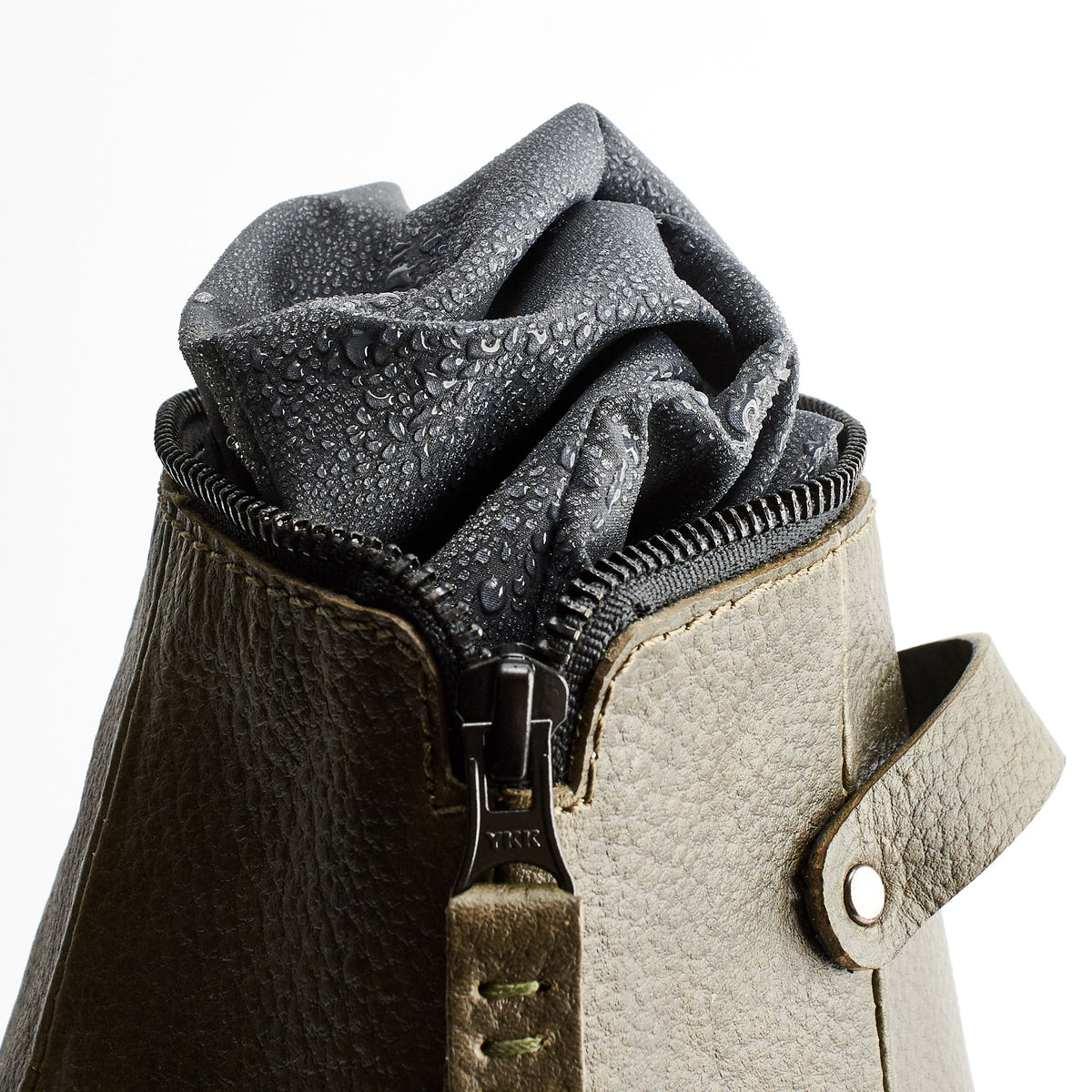 Waterproof interior .Green leather boxer dopp kit for men. Custom groomsmen gifts. Travel bag for men