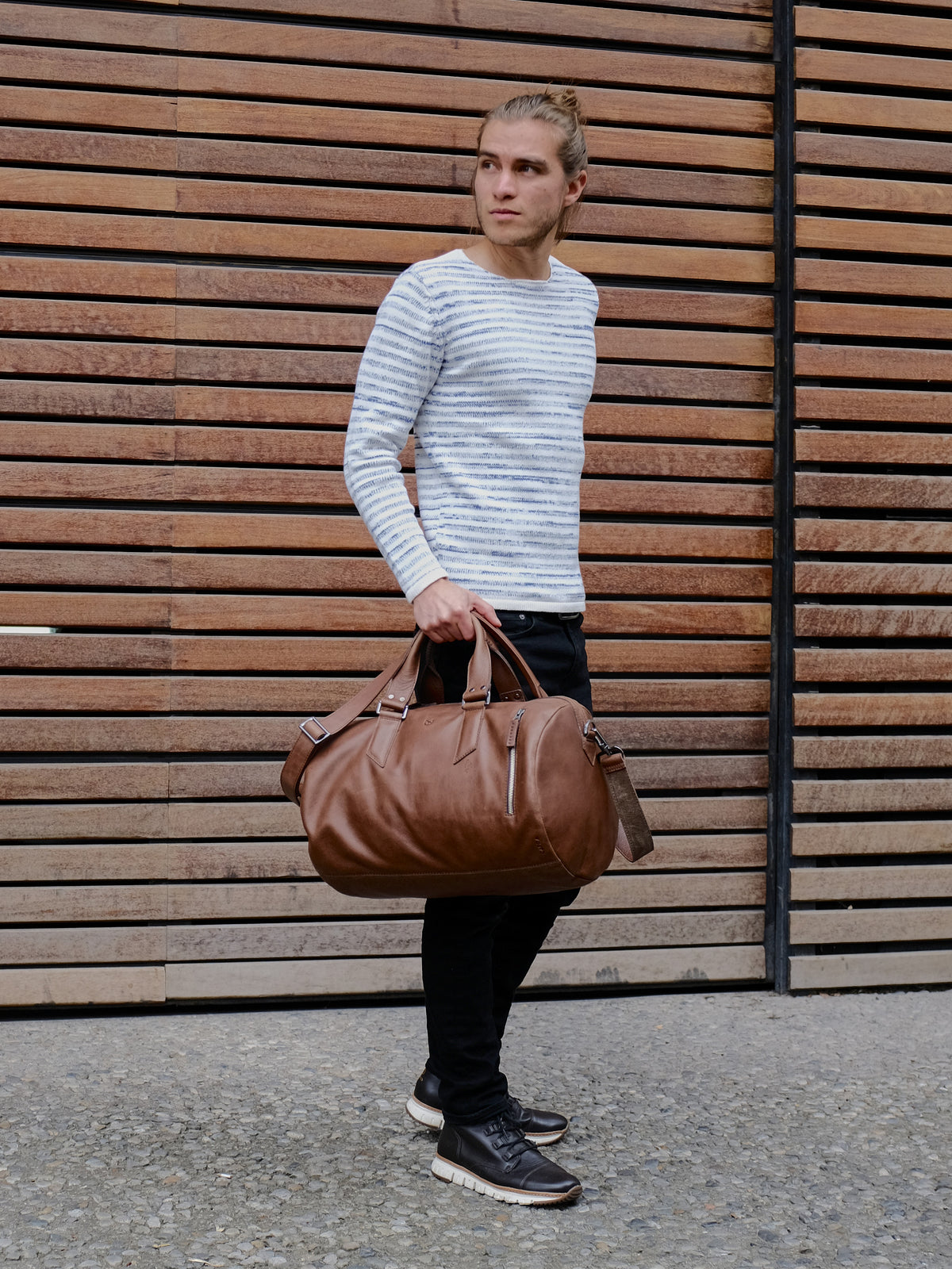 City style. Brown leather work out bag for mens gifts