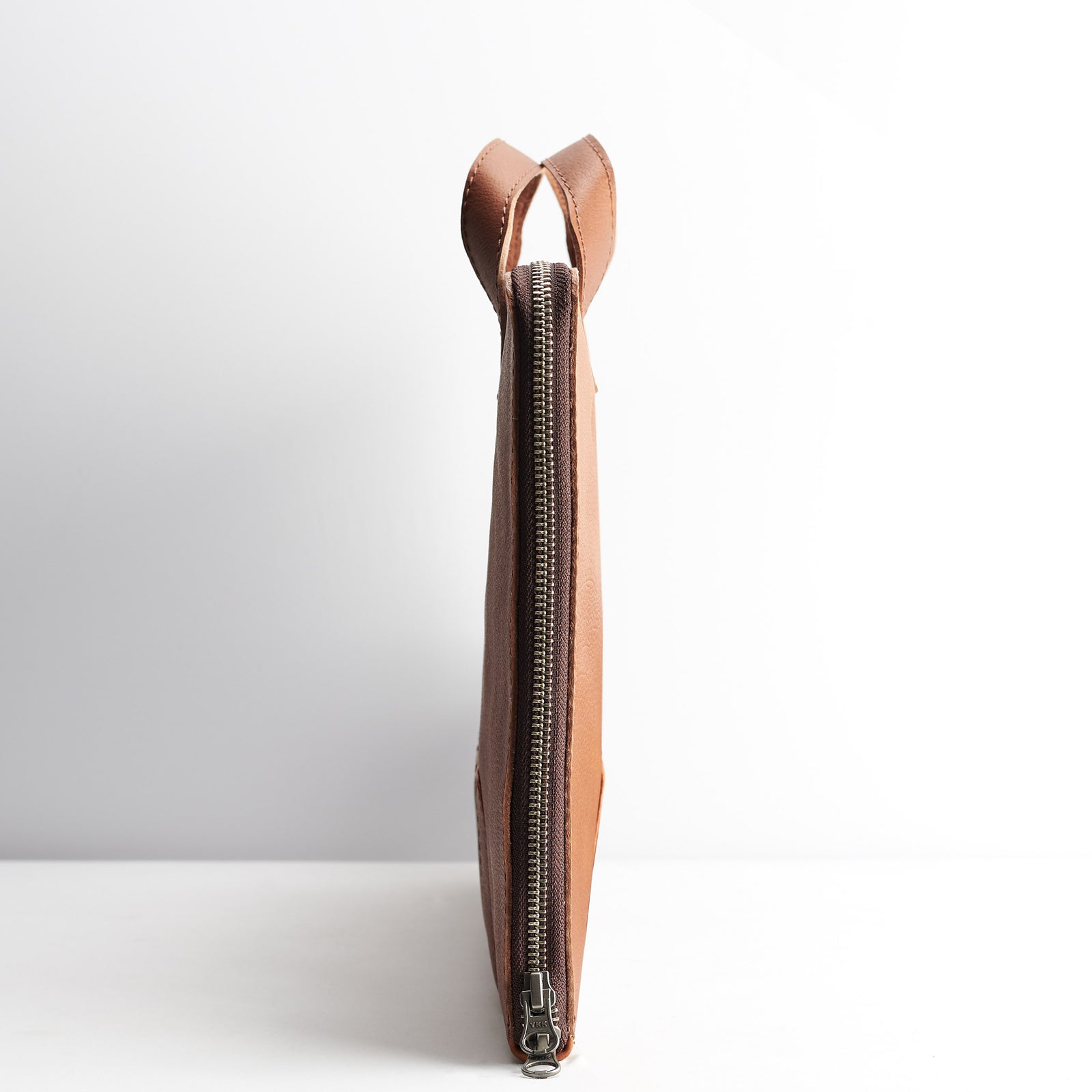 Muze Laptop Portfolio · Tan