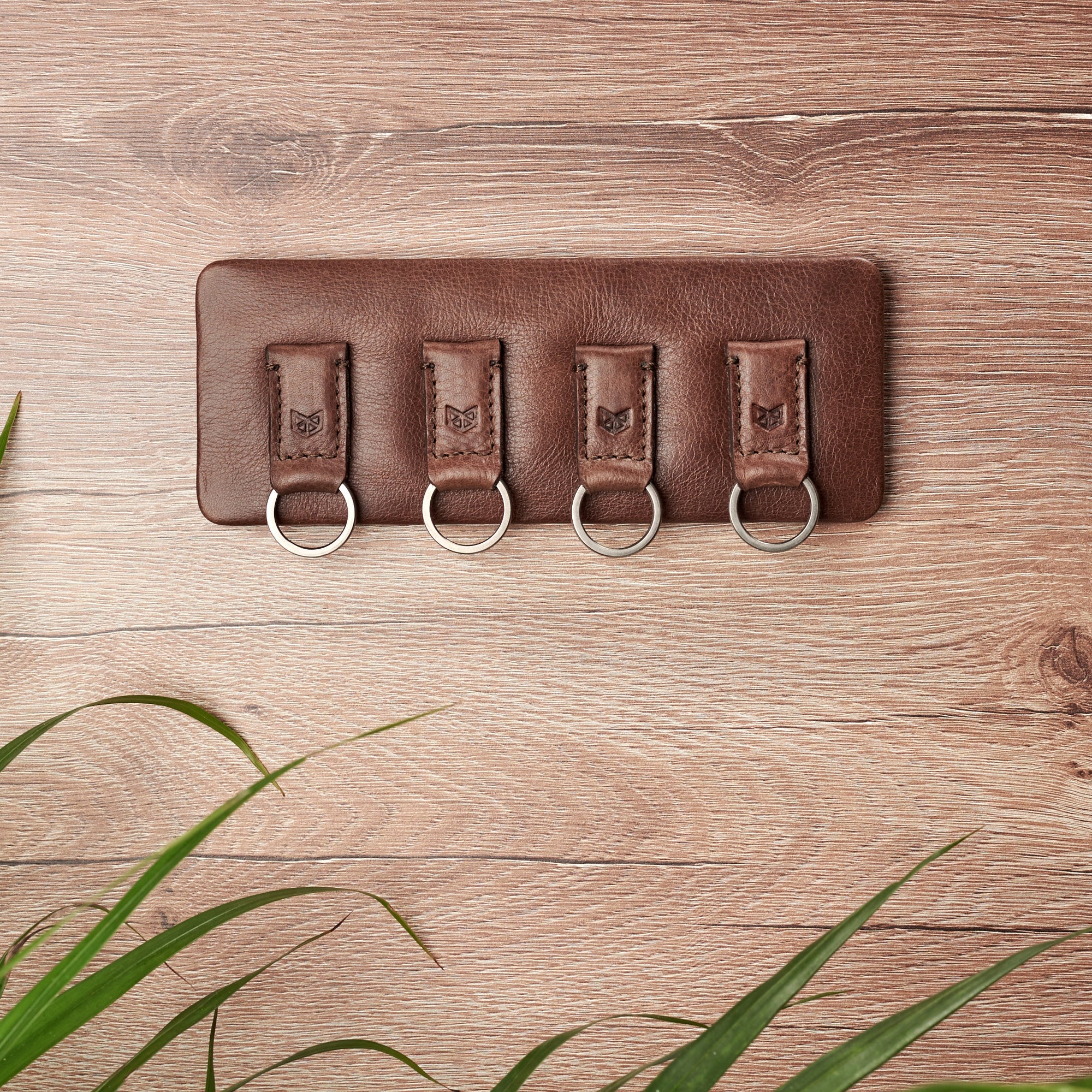  Magnetic key hanger organizer. Brown leather magnetic key holder for wall decor. Entryway organizer decor. Home decoration. Keys organizer