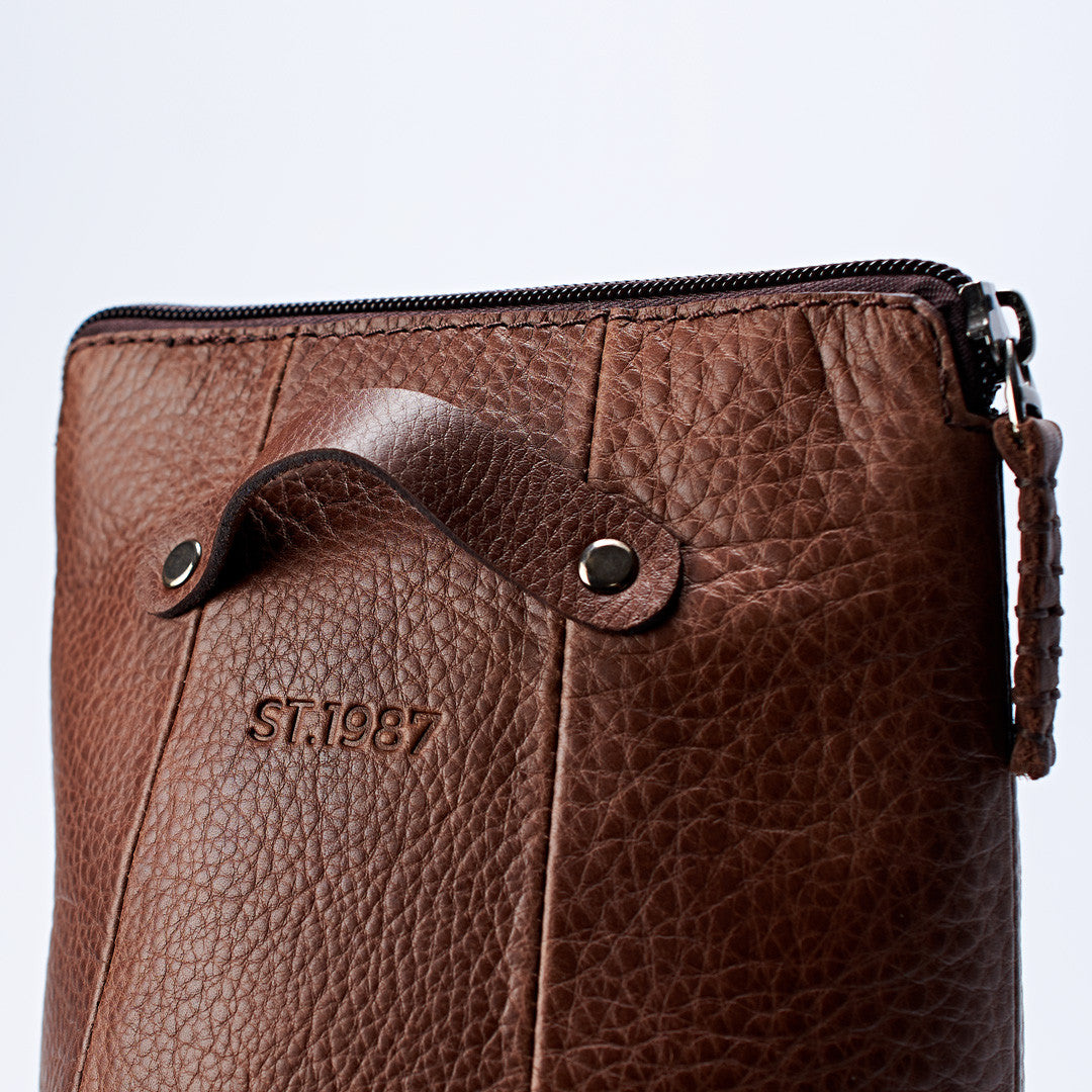 Custom engraving. Personalized monogram. Brown leather travel dopp kit. Waterproof mens toiletry bag