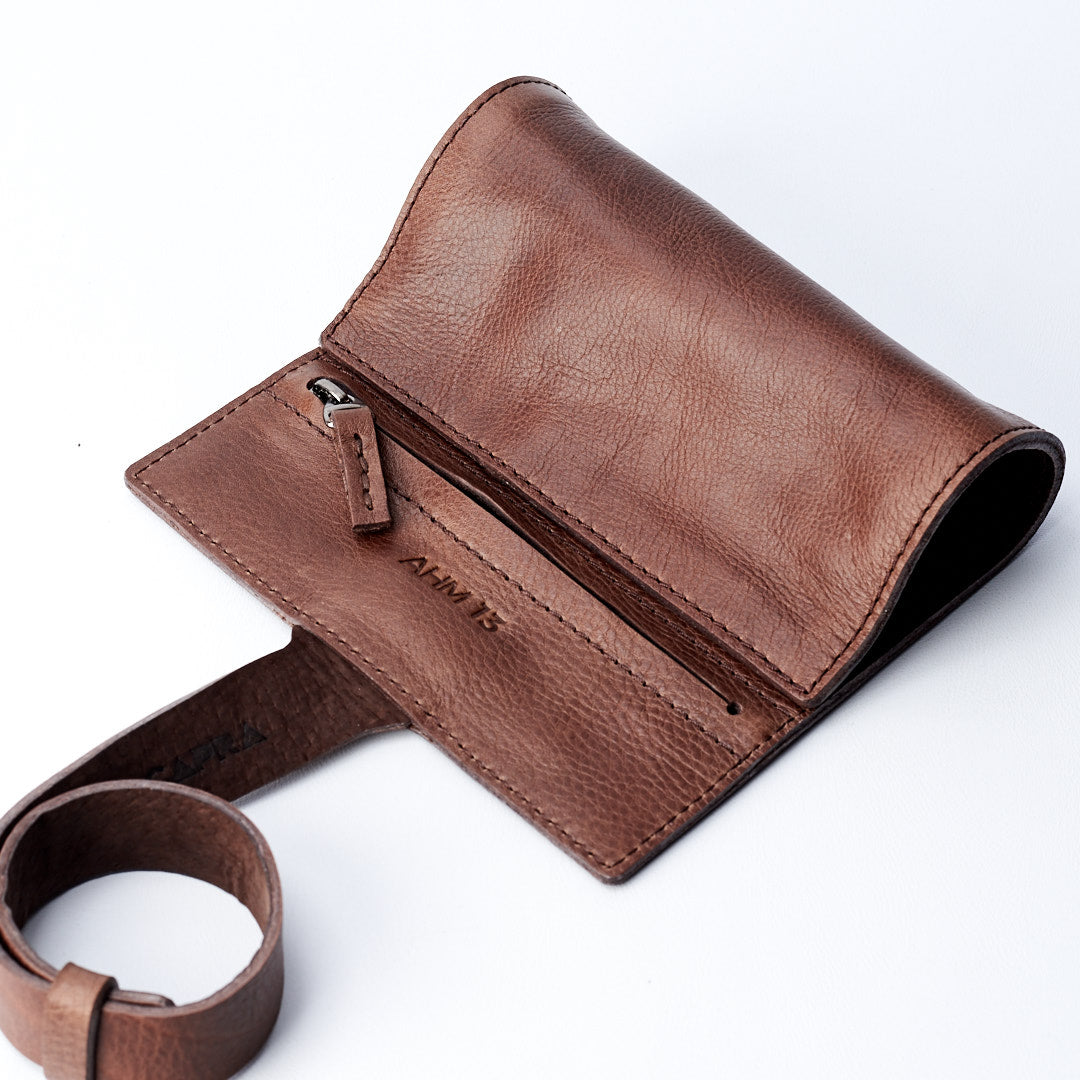 Colareb watch travel case. Luxury watch travels roll brown by Capra Leather