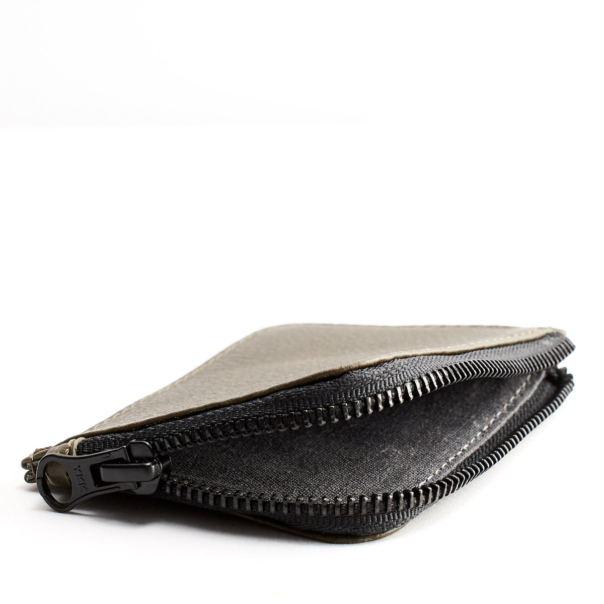 Linen interior. Minimalist green zipper card holder. Men's bills and coins wallet. Slim designer credit cards holder